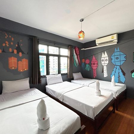 Hide Bangkok Hostel Екстер'єр фото