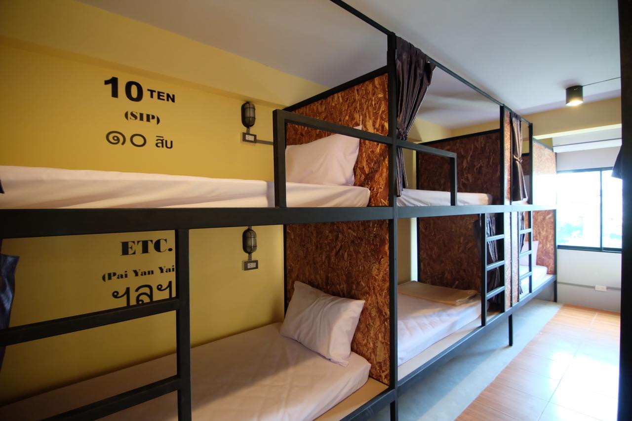 Hide Bangkok Hostel Екстер'єр фото