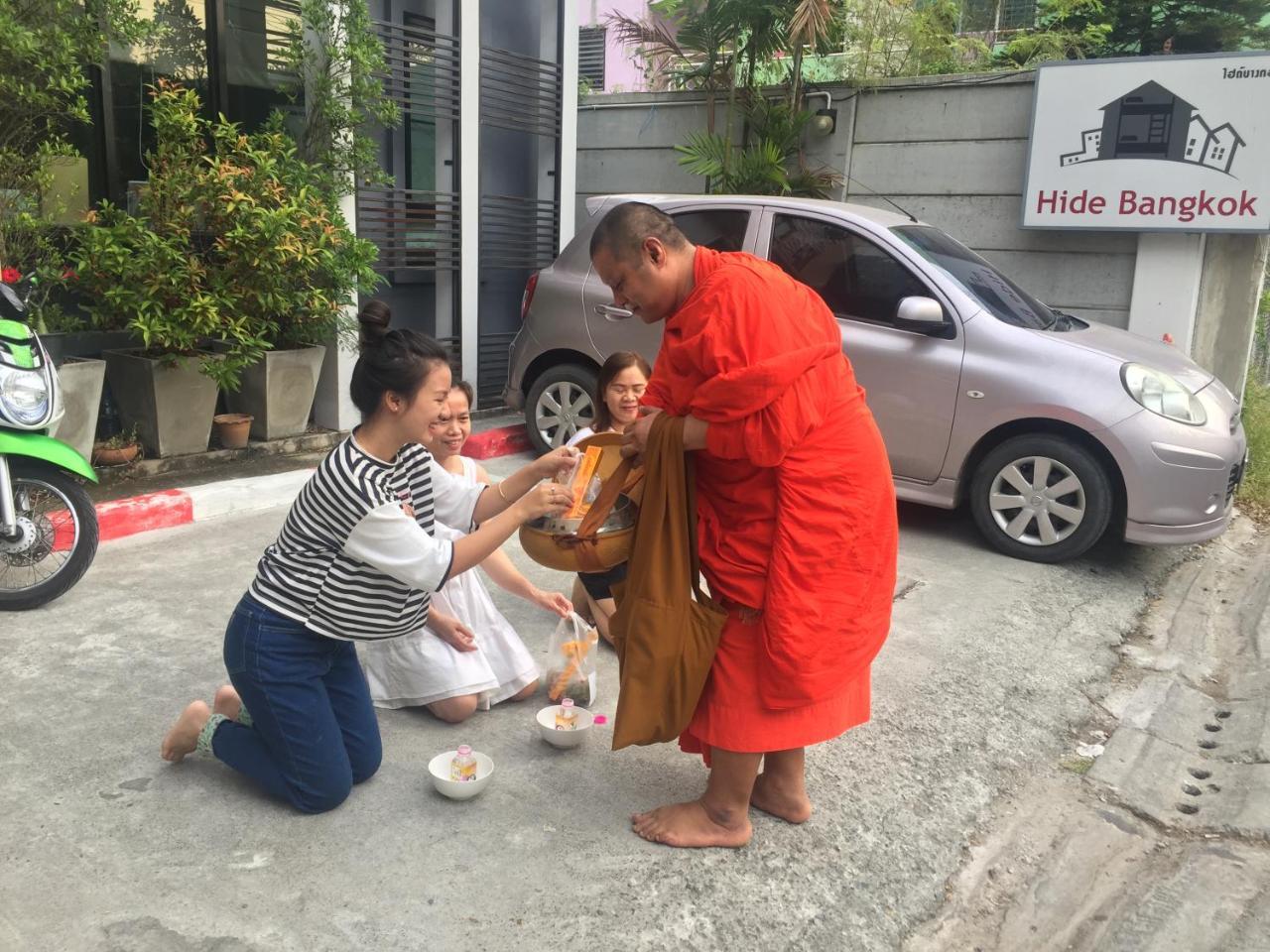 Hide Bangkok Hostel Екстер'єр фото