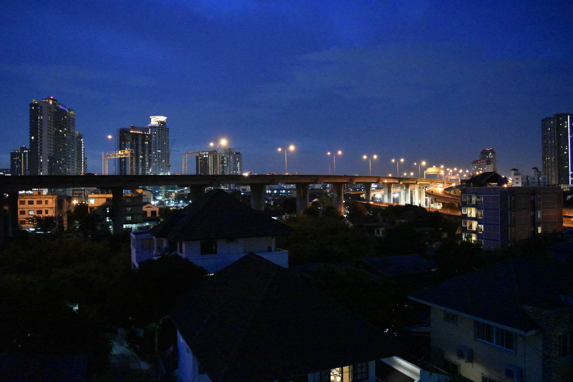 Hide Bangkok Hostel Екстер'єр фото