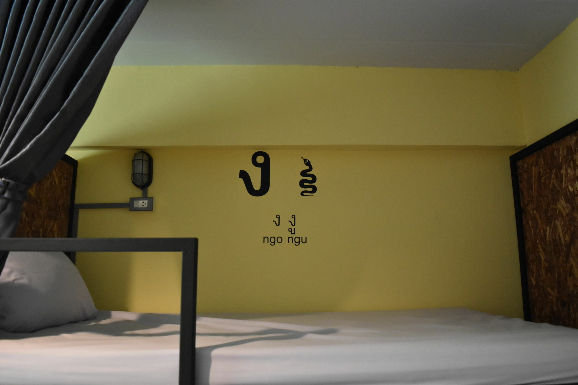Hide Bangkok Hostel Екстер'єр фото