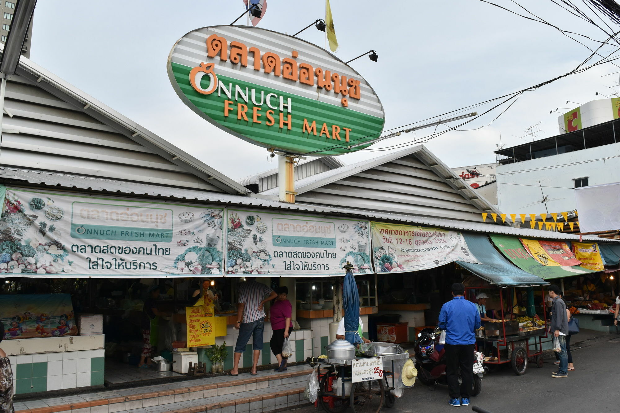 Hide Bangkok Hostel Екстер'єр фото